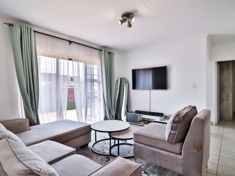 Perfect for Families or Investment - 4 Bed 2 Bath! - Photo 6