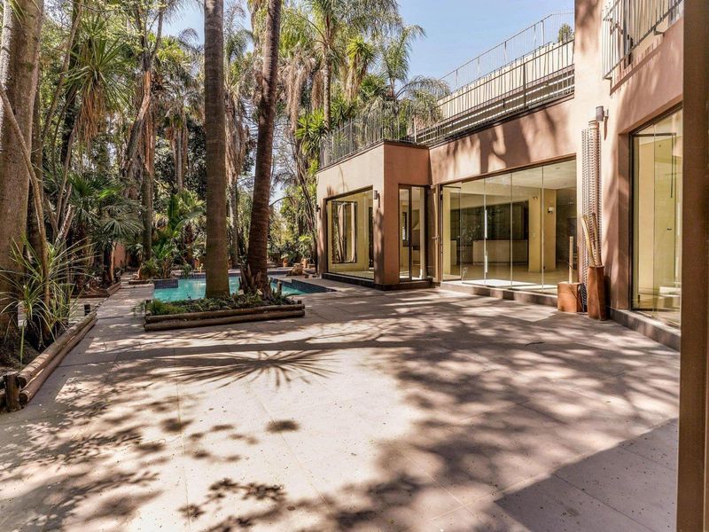 Exceptional, Expansive 6 Bedroom House with Separate Flatlet in Atholl - Photo 8