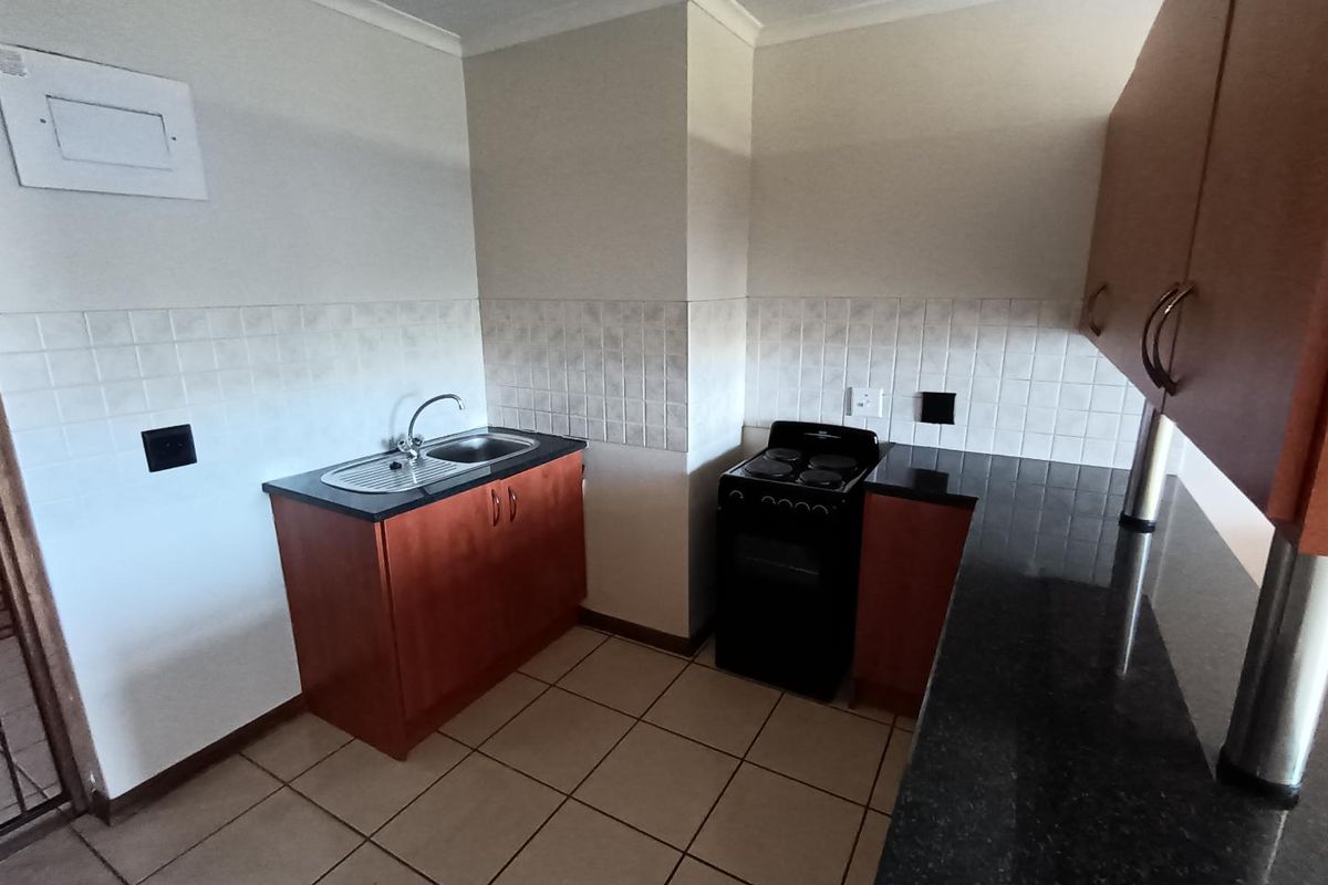 Hillcrest Boulevard II, 1 Bedroom Loft for sale - Photo 2