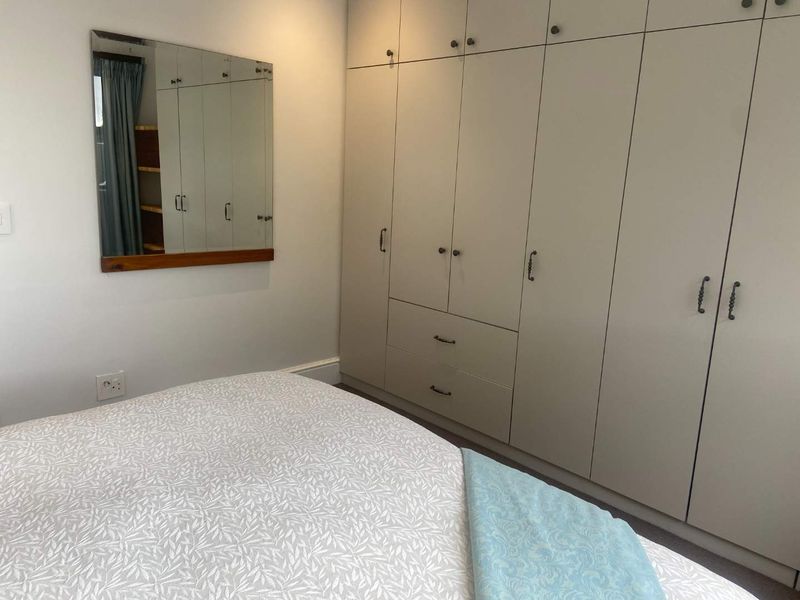 Modern garden Cottage in Constantia - Photo 9