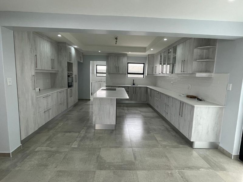🏡 FOR SALE – 3 BEDROOM HOME IN MILE 4, SWAKOPMUND - Photo 4