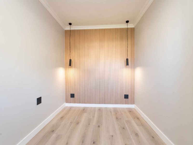 Chic City Pad: Stylish Living Near V&A Waterfront - Photo 8