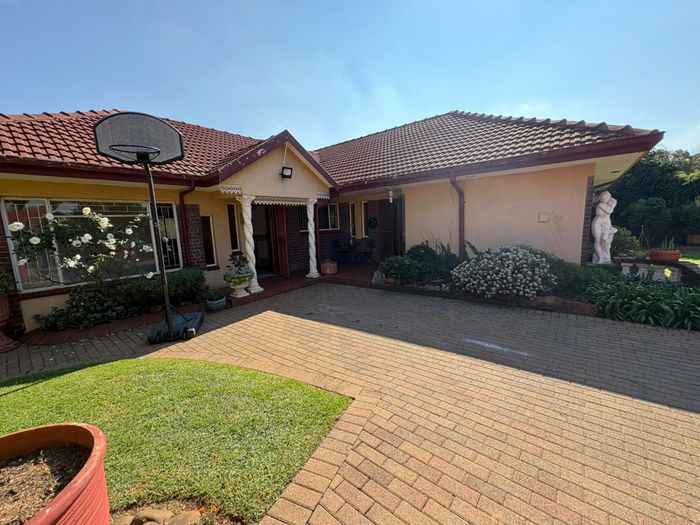 Property #2499717, House For Sale in Norkem Park