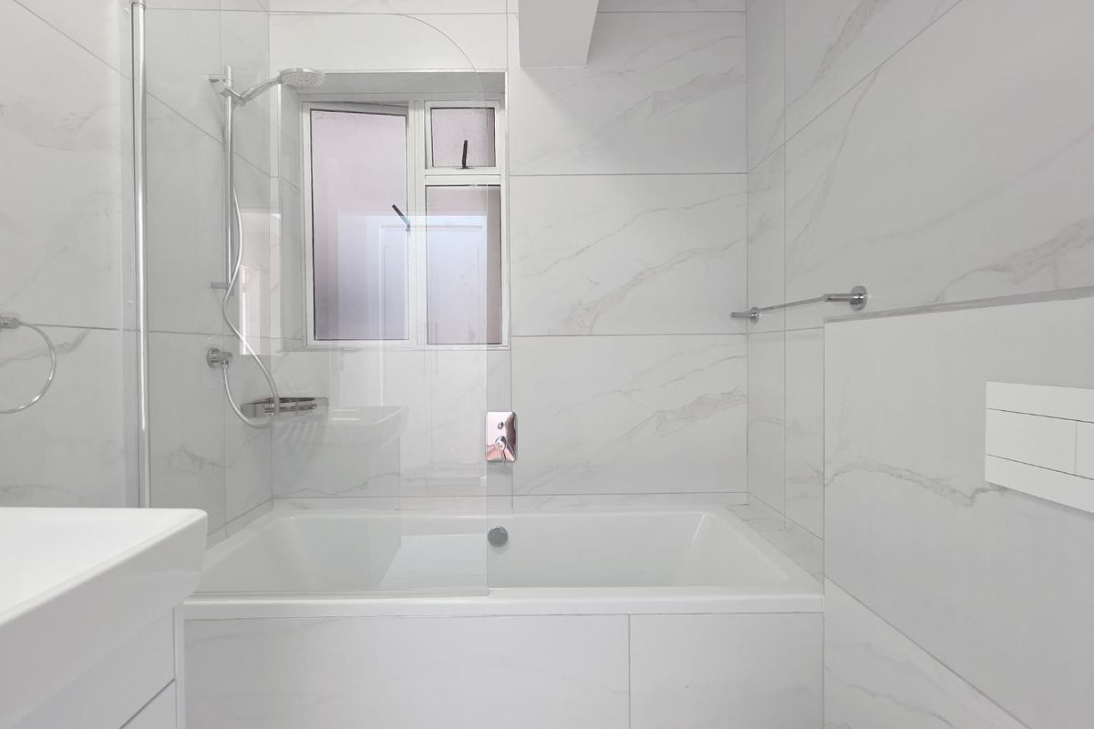 Unfurnished and Immediately available in Sea Point - Photo 5