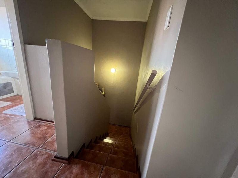 SPACIOUS PROPERTY WITH LARGE GARDEN - THE OPPORTUNITY TO CREATE YOUR OWN DREAM! - Photo 10