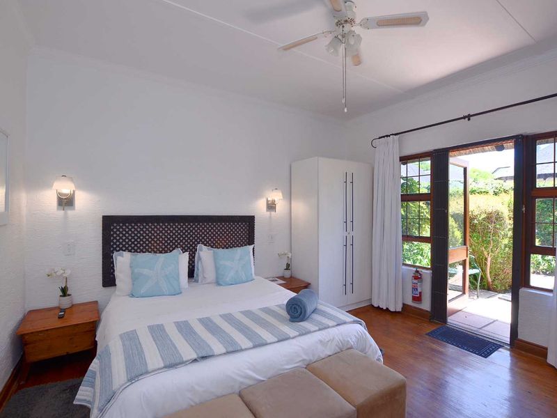 Elegant Seven Bedroom Home - Photo 9