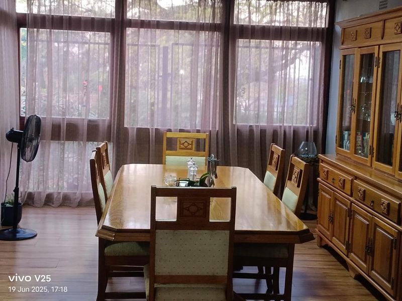 Spacious Family Home for Sale - Photo 8