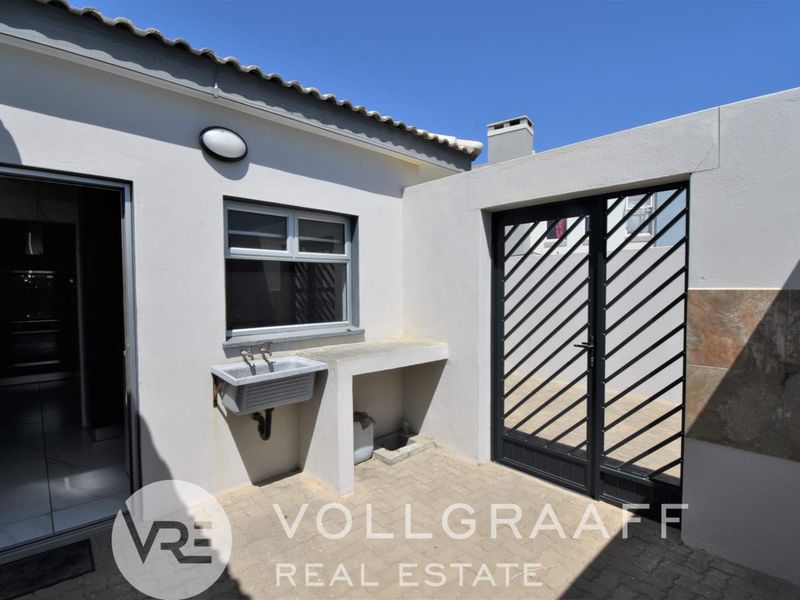 Spacious Family Home To Rent - Available 1 August 2026 - Photo 4