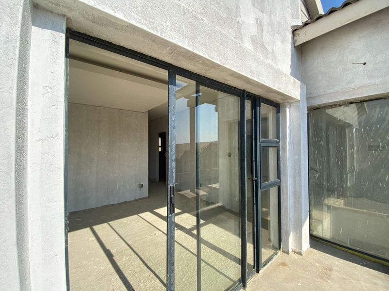 Modern 4-Bedroom Family Home - Photo 8