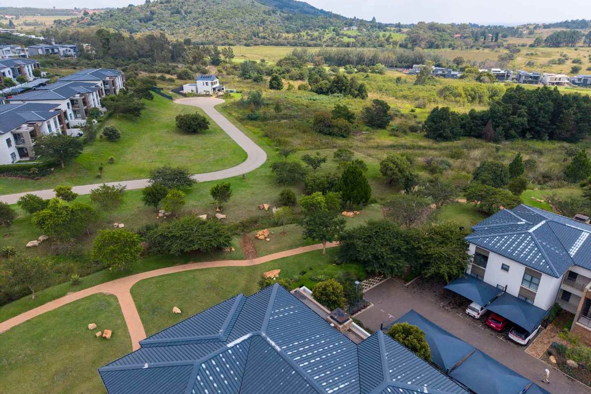 This Isn’t Typical Apartment Living — And It Shows - Photo 3