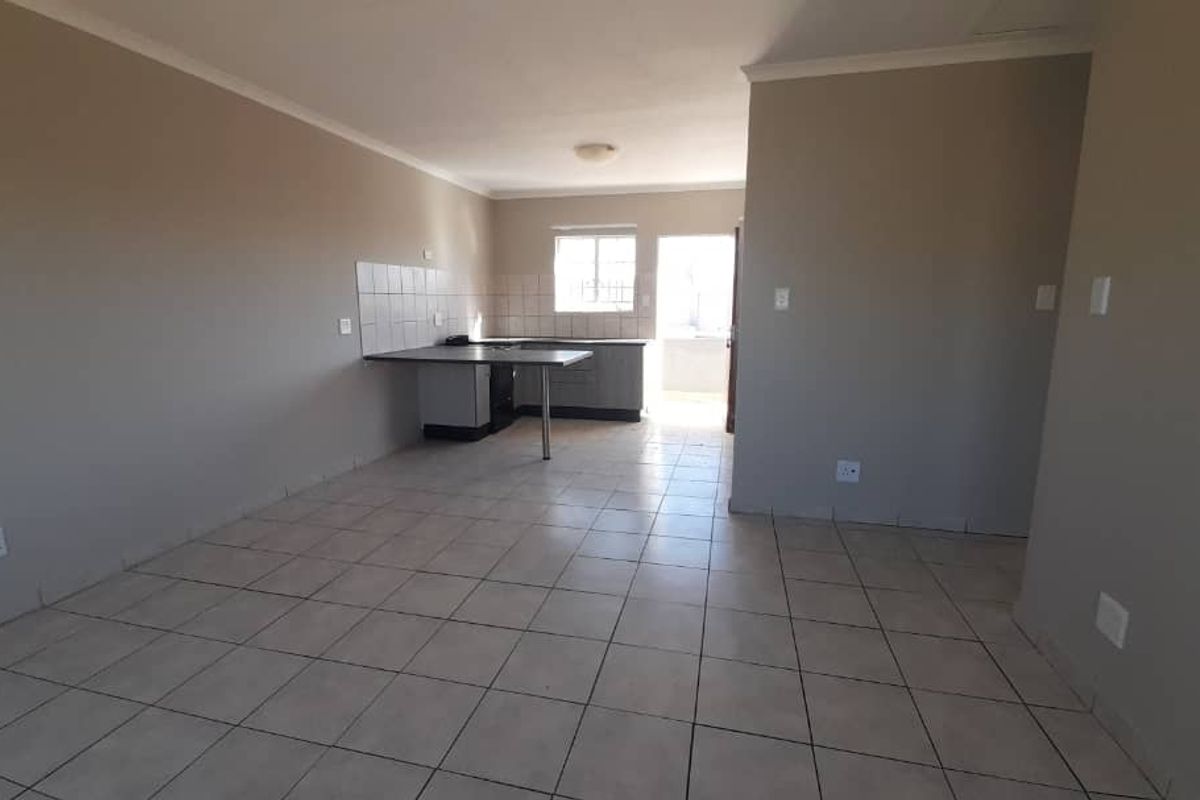 safe two bedroom apartment near amenities - Photo 2