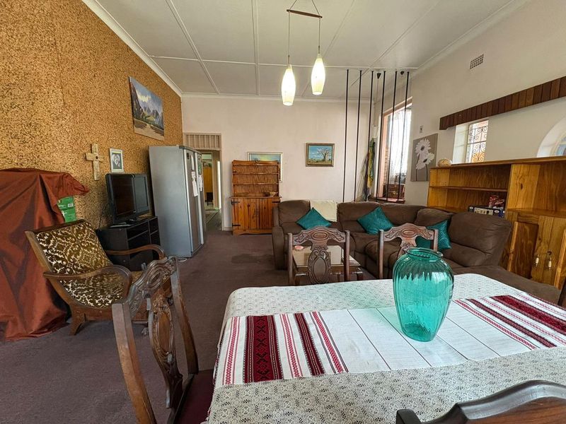 Fabulous Family Home on the Border of Oakdene! - Photo 9