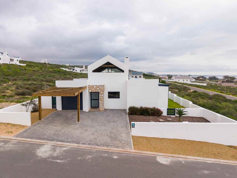 Modern New Build in Secure Estate, St Helena Bay - Photo 2