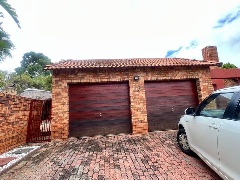 Entertainer's Dream: Indoor Braai and Outdoor Lapa! - Photo 2