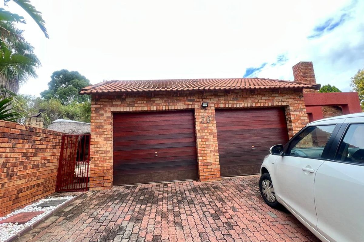 Entertainer's Dream: Indoor Braai and Outdoor Lapa! - Photo 2