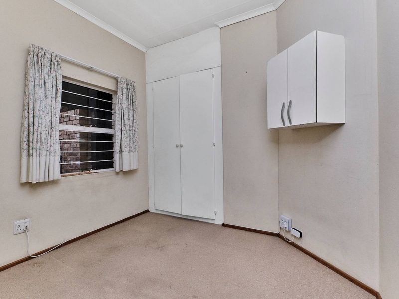 Secure Family Living in Sundowner - Photo 10