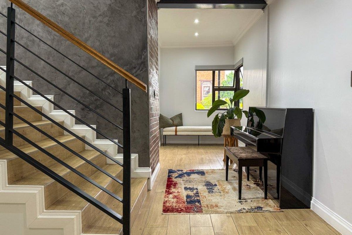 A Magazine-Worthy Family Sanctuary in Midlands Estate - Where Luxury Meets Practical Daily Living - Photo 3