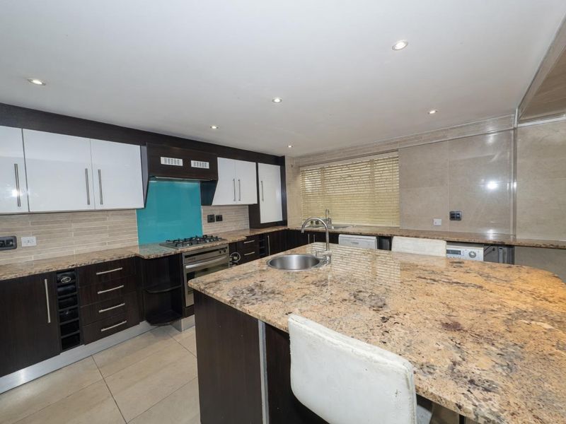 RARE WELL-PRICED 3 BEDROOM GROUND FLOOR APARTMENT FOR SALE IN ILLOVO!!! - Photo 8