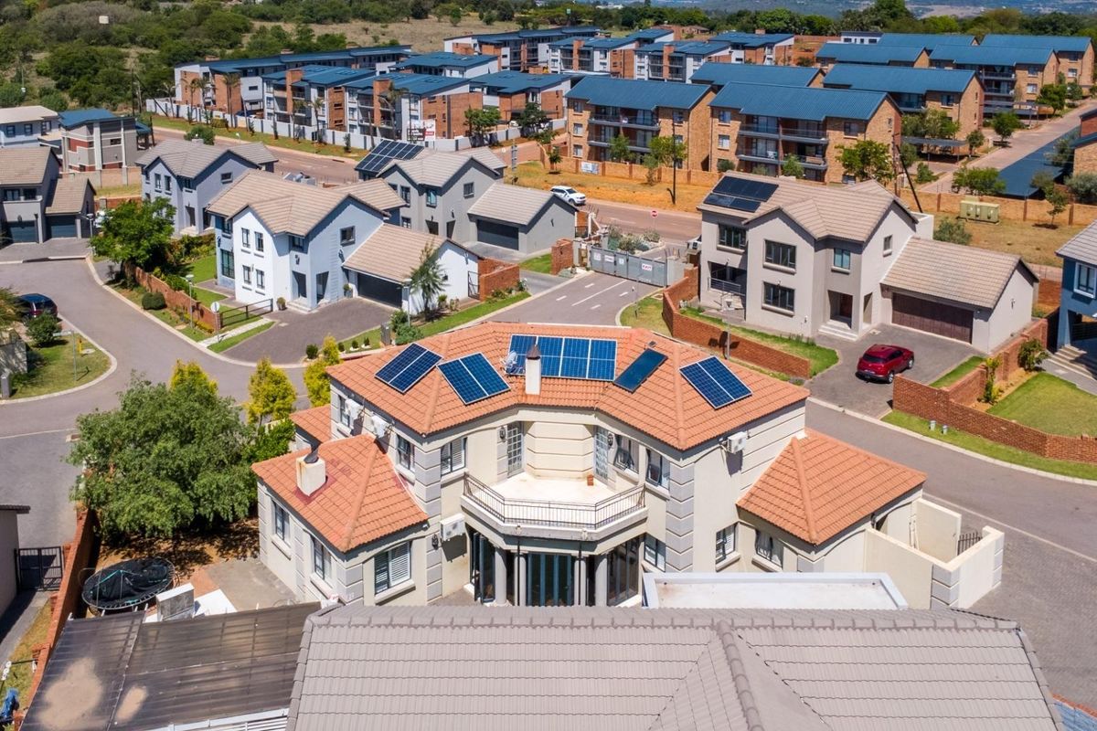 4 Bedroom For Sale , - Photo 3