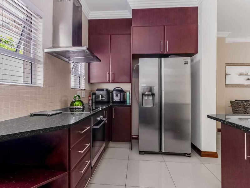 IMMACULATE 3 BEDROOM 2 BATHROOM CLUSTER HOME FOR SALE - Photo 5