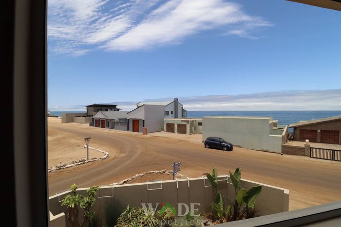 Property #2351345, House For Sale in Henties Bay Central