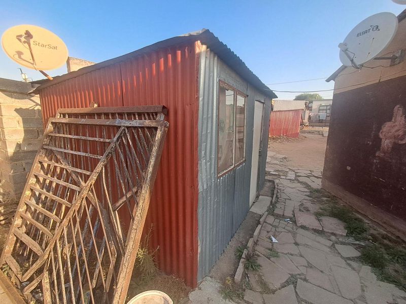 2 Bedroom House in Kaalfontein Ext 1 - Photo 8