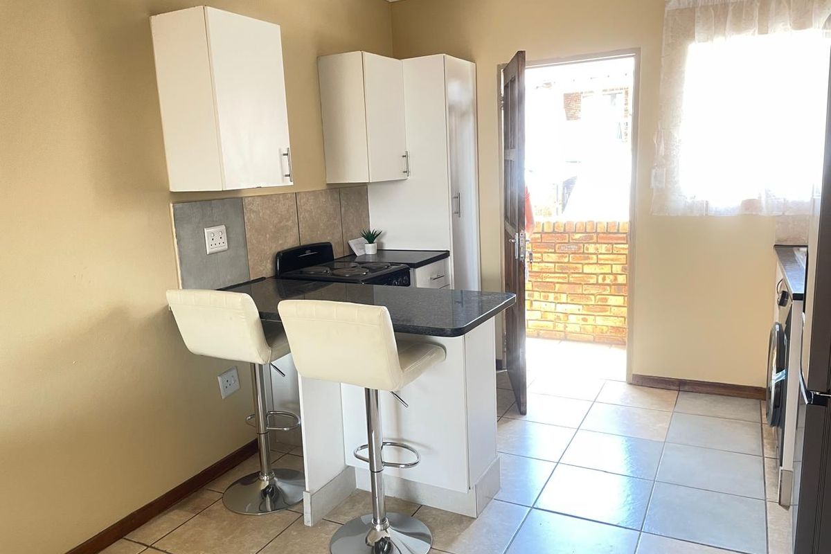 Charming 2-Bedroom Home in Germiston, Elandspark - Photo 5