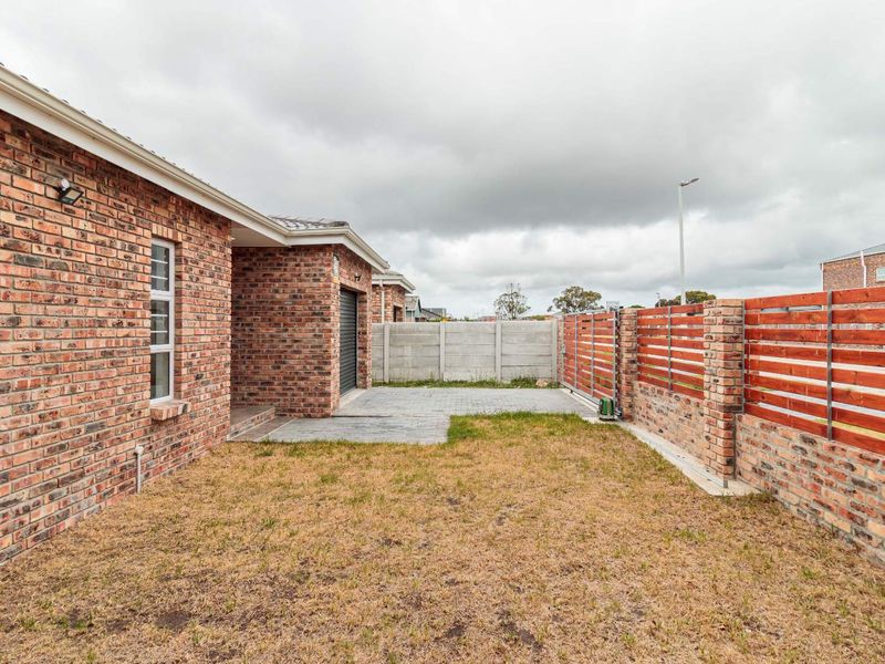 Fairview Modern Facebrick Newly Built Property - Photo 4