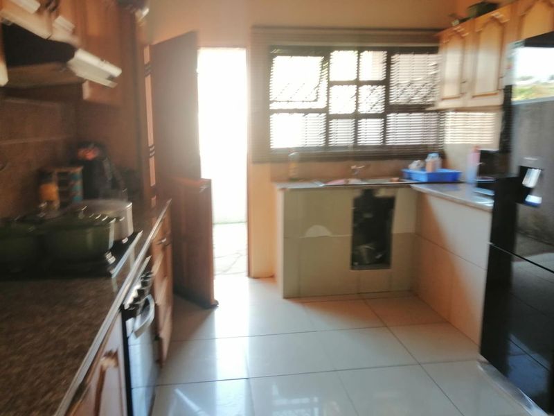 For Sale: 3-Bedroom Home in Umlazi AA - Photo 4