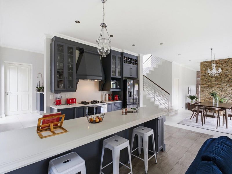 Modern Four Bedroom Home For Rental in Waterfall Country Village Estate - Photo 9