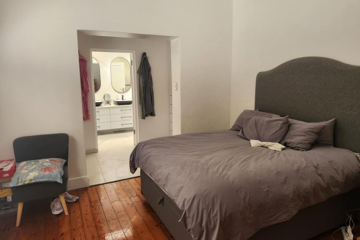 Character, Comfort & Modern Convenience in the Heart of Kensington - Photo 4