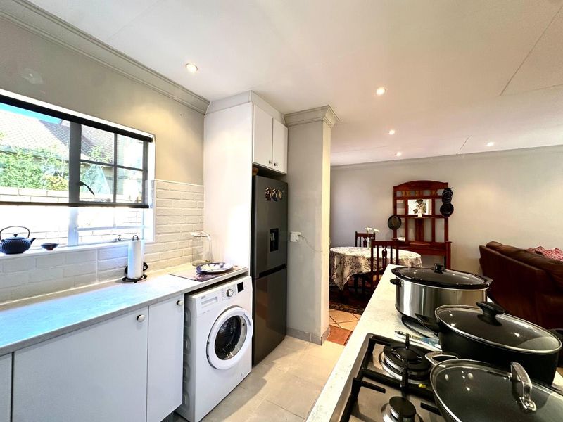 2 Bedroom Townhouse With A Private Garden - Photo 3