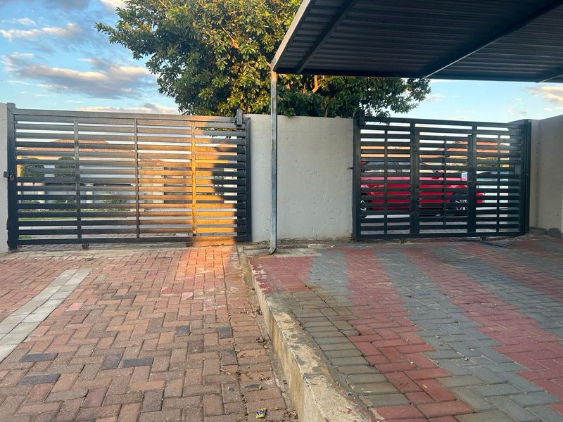 Riverside View - R 980 000 Just move in !! - Photo 2