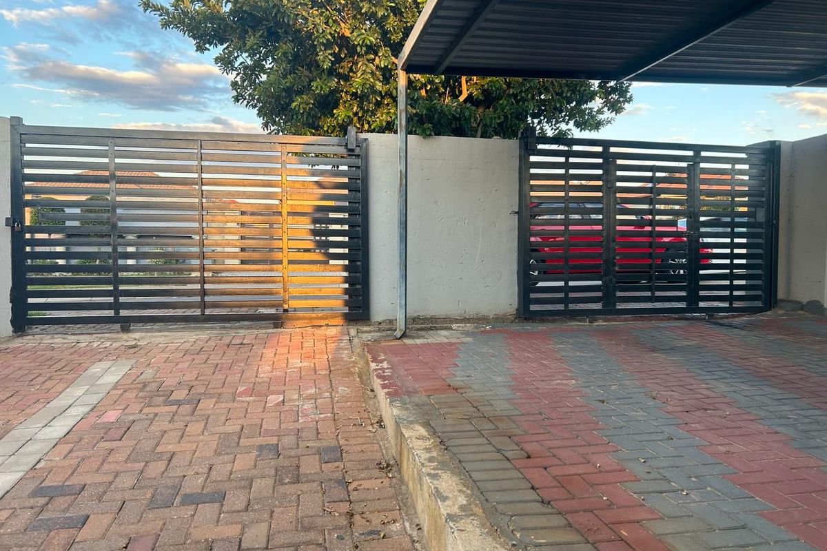 Riverside View - R 980 000 Just move in !! - Photo 2