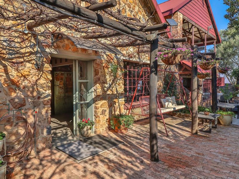Exceptional 4 Bedroom Home in a Secure Estate on the Vaal River with Business Rights – Vaaloewer - Photo 6