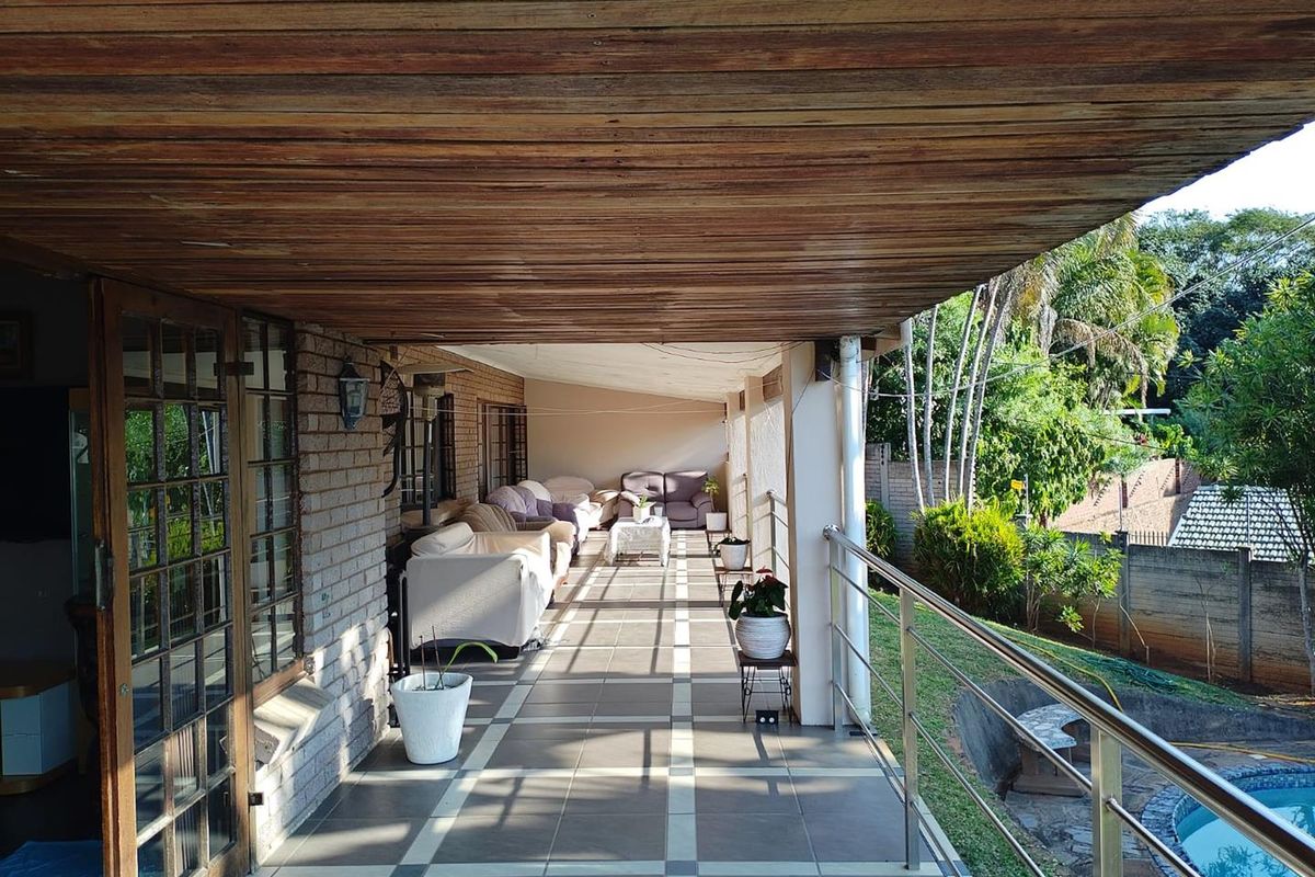 Level property for sale in Glen Hills - Photo 3