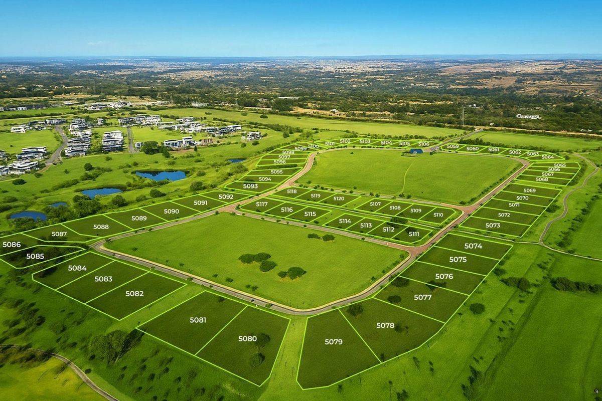 Elevated Luxury: Golf Course Stand with Panoramic Views of the Steyn City - Photo 2