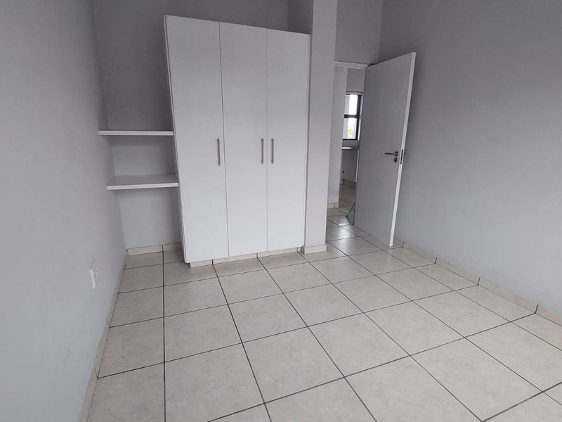 Top floor apartment in Ballito Goves available on rental - Photo 8