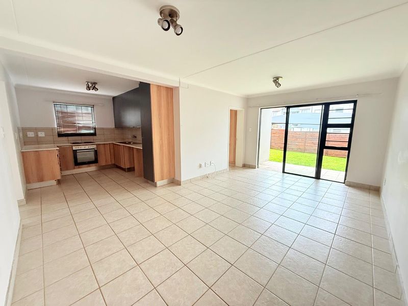 Elegant Living: 3-Bedroom Oasis in Octave Complex - Photo 5