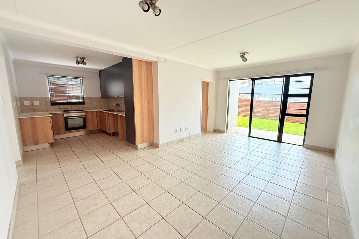 Elegant Living: 3-Bedroom Oasis in Octave Complex - Photo 5