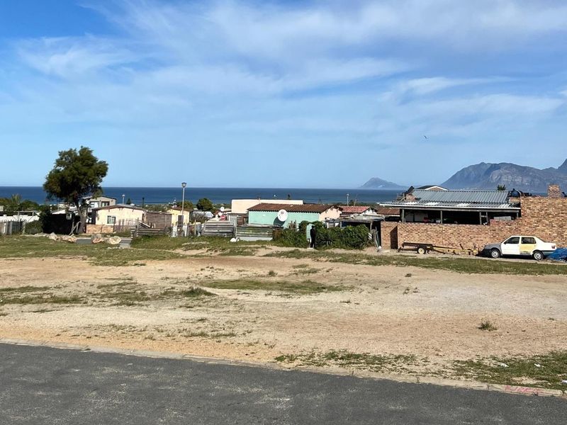 Unfinished Hawston Home: Your Coastal Customisation Opportunity - Photo 4