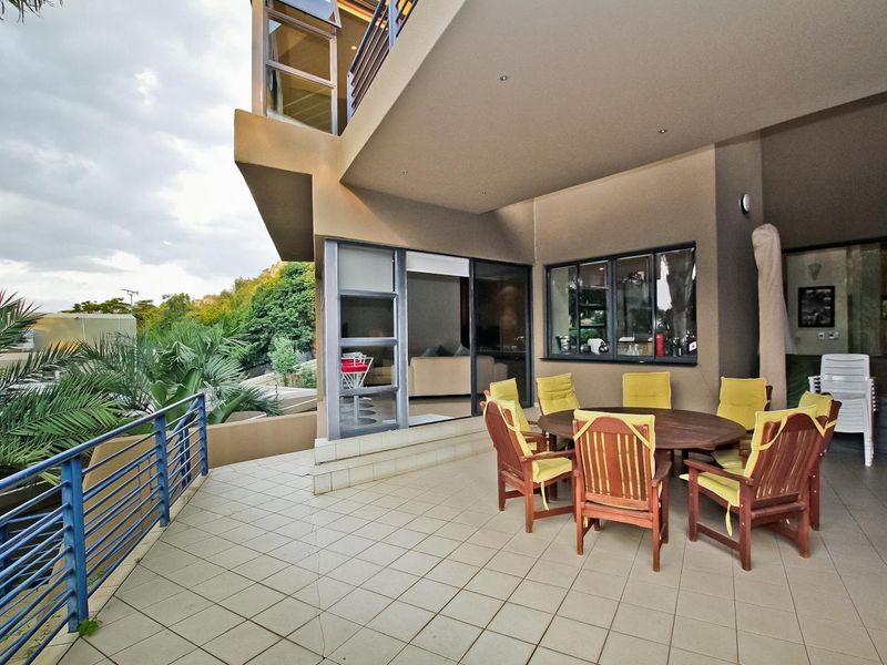 Ultimate in Luxurious Living! - Photo 5