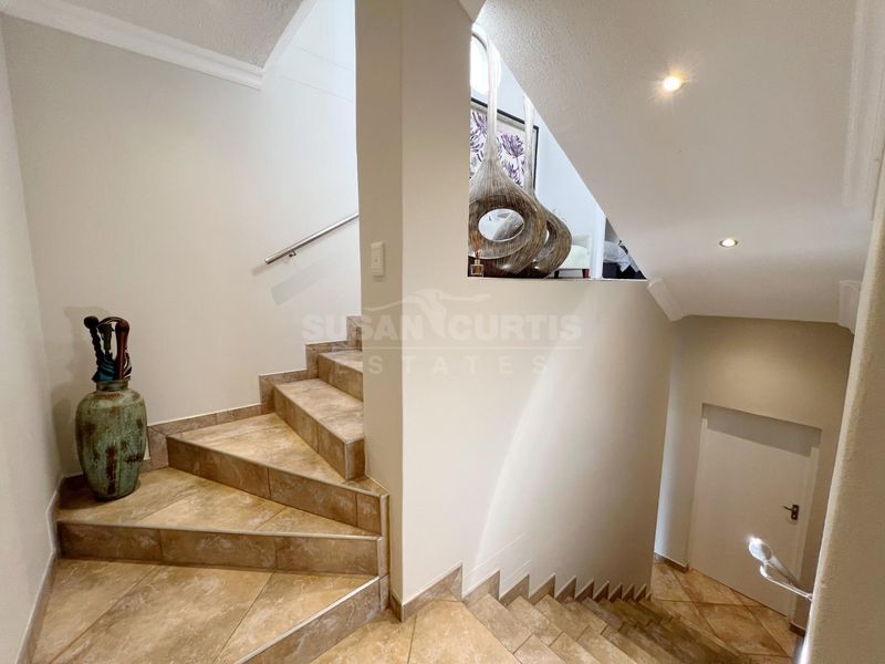 BEACHFRONT TOWNHOUSE - Photo 9