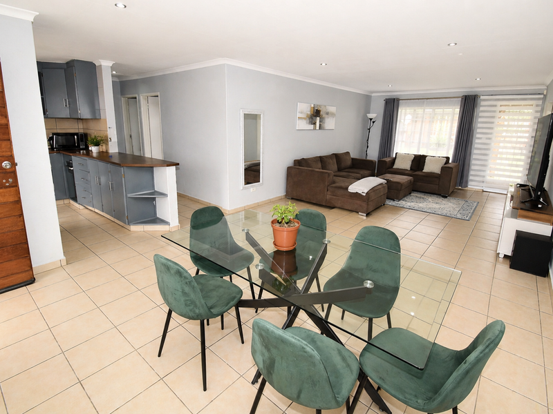 Modern Simplex Townhouse - Photo 5