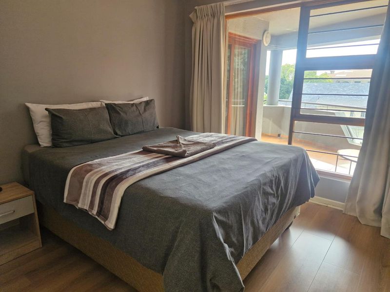 Immaculate top floor 3 bedroom apartment allows air bnb - Photo 10