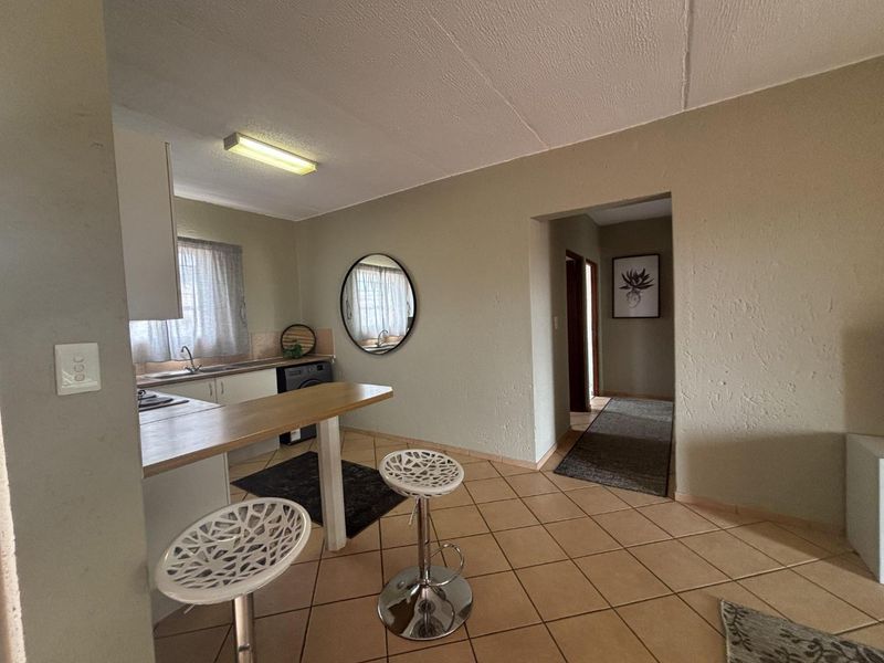 2 Bedroom 1 Bathroom Townhouse For sale in Princess Roodepoort - Photo 7