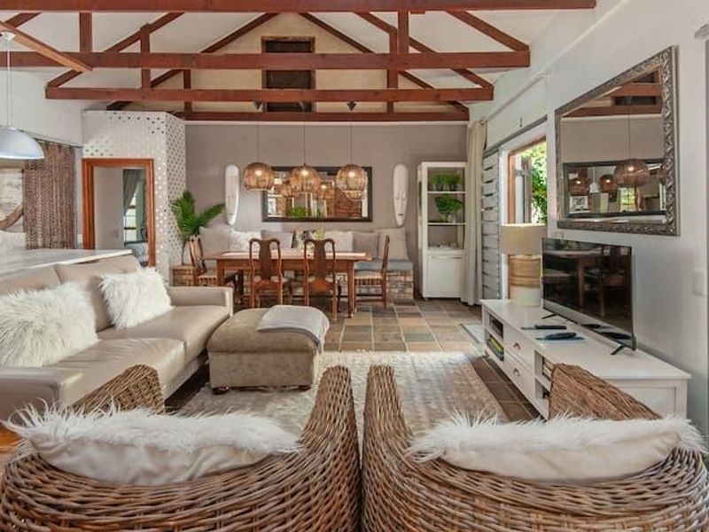 Modern Furnished Rental in Coastal Hermanus Central - Photo 2