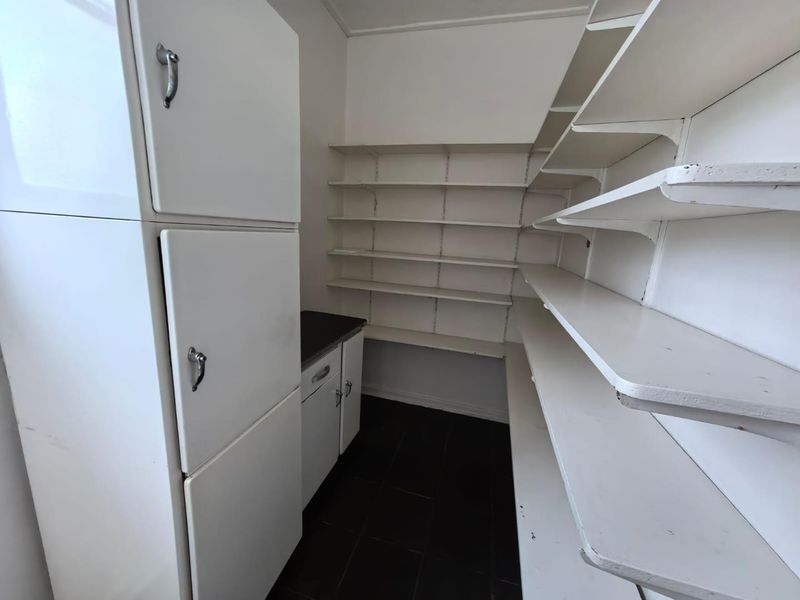 Spacious family home - Photo 9