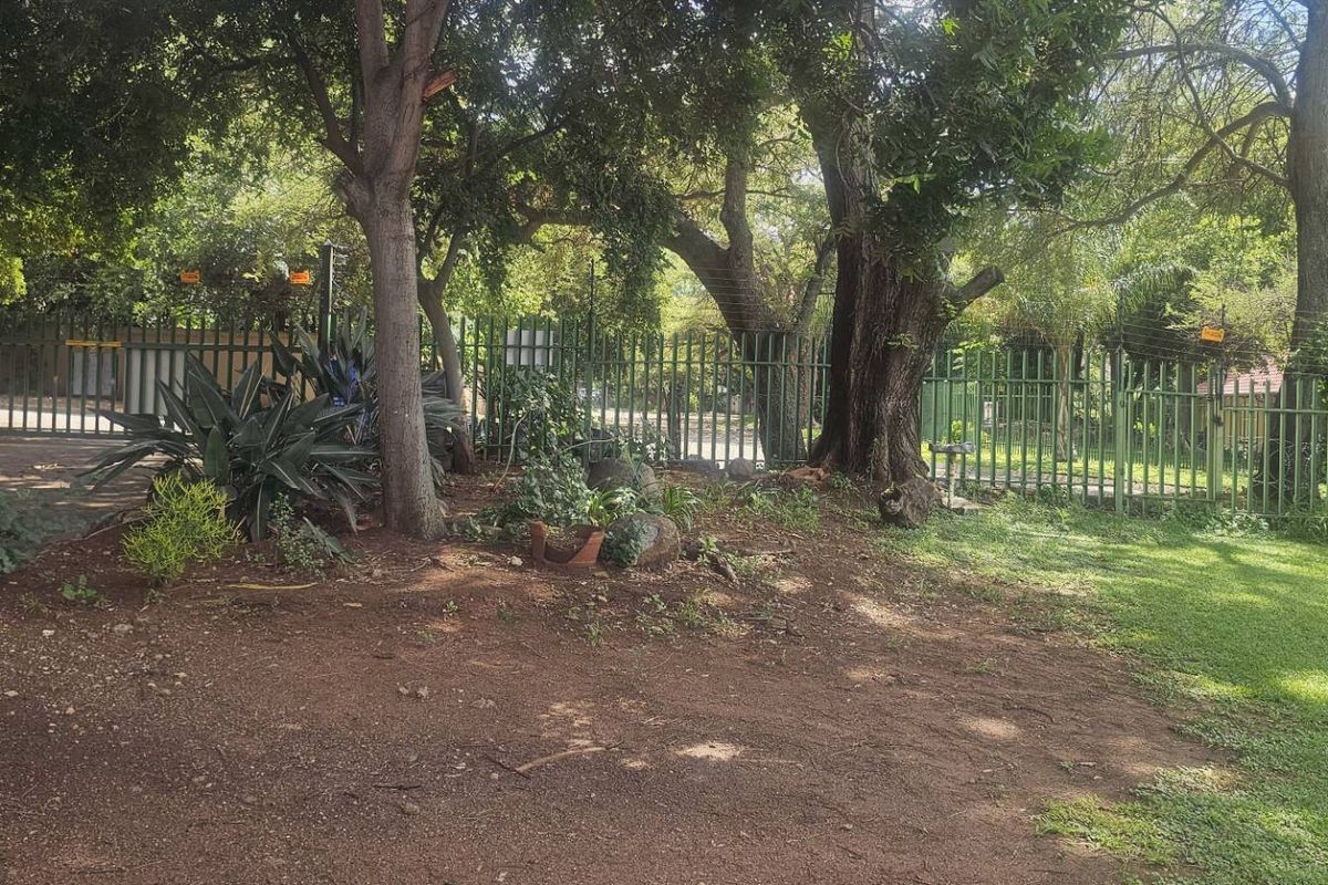 3 bedroom apartment for sale in elandsrand - Photo 5