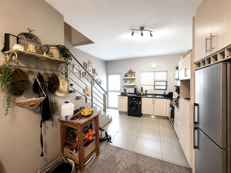 3 Bedroom Townhouse For Sale in Elisenheim - Photo 2
